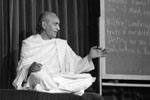  Swami Rama teaching